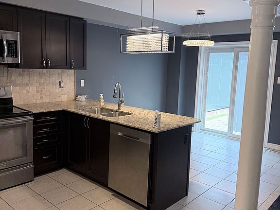 4th image of 43 Redfern Cres