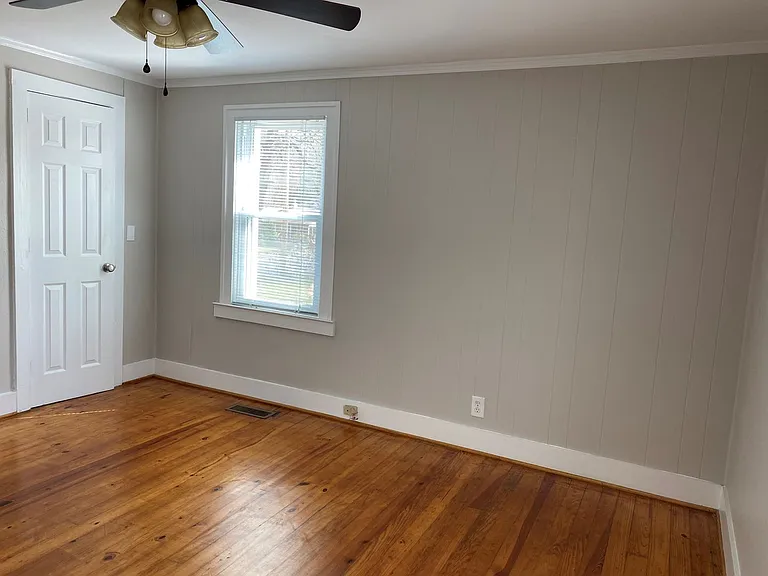 701 W Walnut St — Photo 17