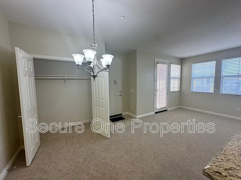 208 Riverdale Ct #715 — Photo 10