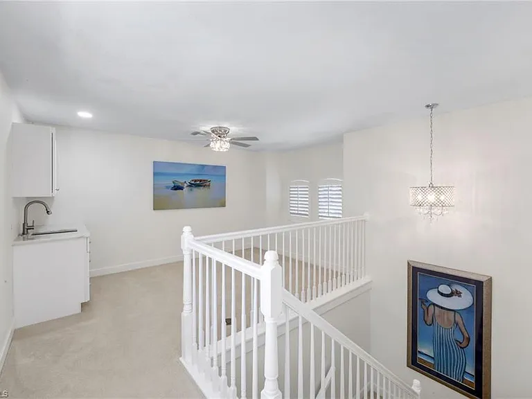 22660 Fairlawn Ct — Photo 38
