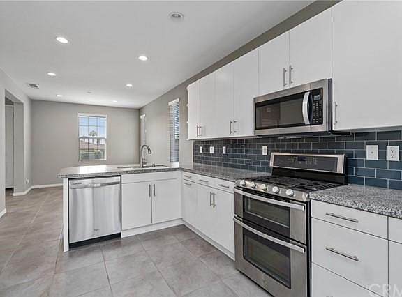 3rd image of 435 Boston Dr