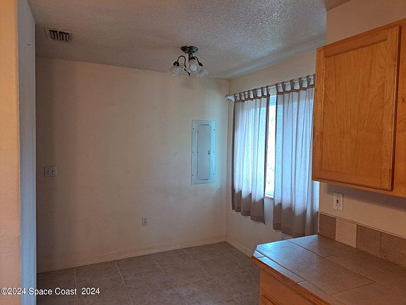 3rd image of 1417 Powell Ave Unit 1417