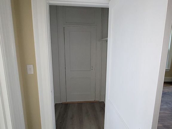 4th image of 1820 Division Stright Rdg