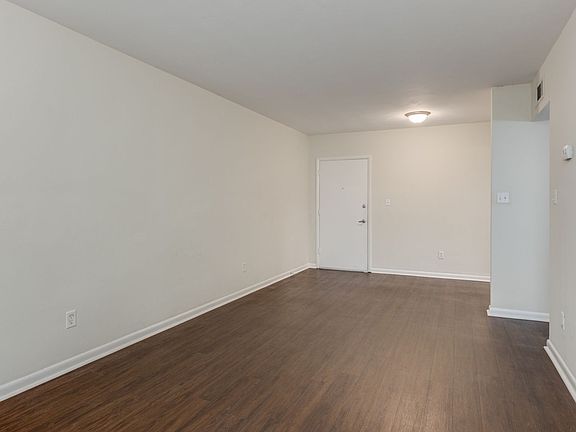 5th image of 302 E Georgia St #1D