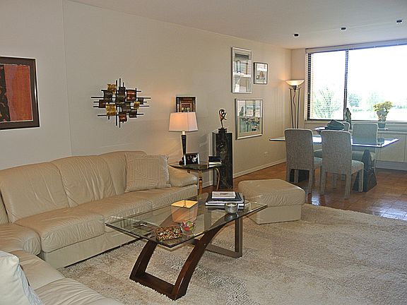 2nd image of 27010 Grand Central Pkwy APT 4A