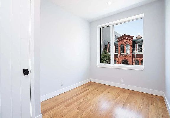 4th image of 212 E 7th St Floor 4