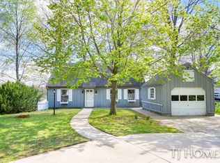 11499 Hydeaway Ct, Middleville, MI 49333