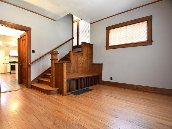 3rd image of 1197 SW College Ave