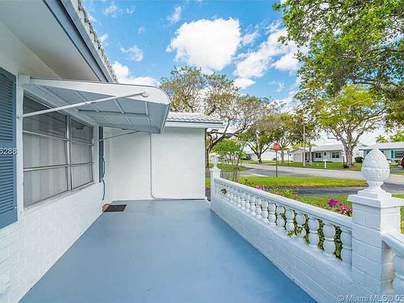 Lauderdale West in Plantation