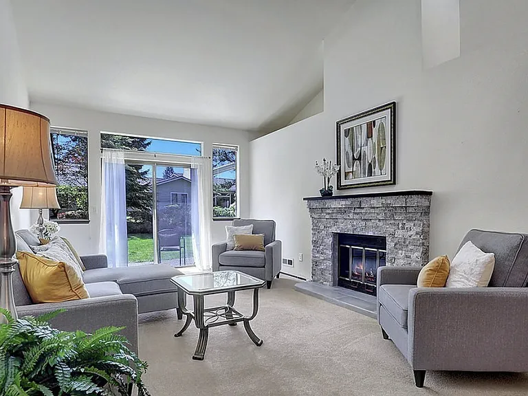 15908 Village Green Dr #B — Photo 7