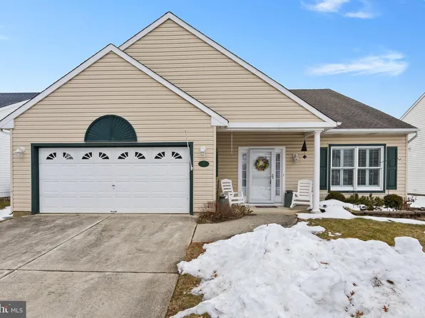 3 Covered Bridge Ln, Columbus, NJ 08022