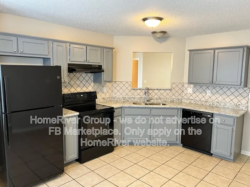 3 bed, 2.0 bath, 1239 sqft, $1,595 — Photo 4