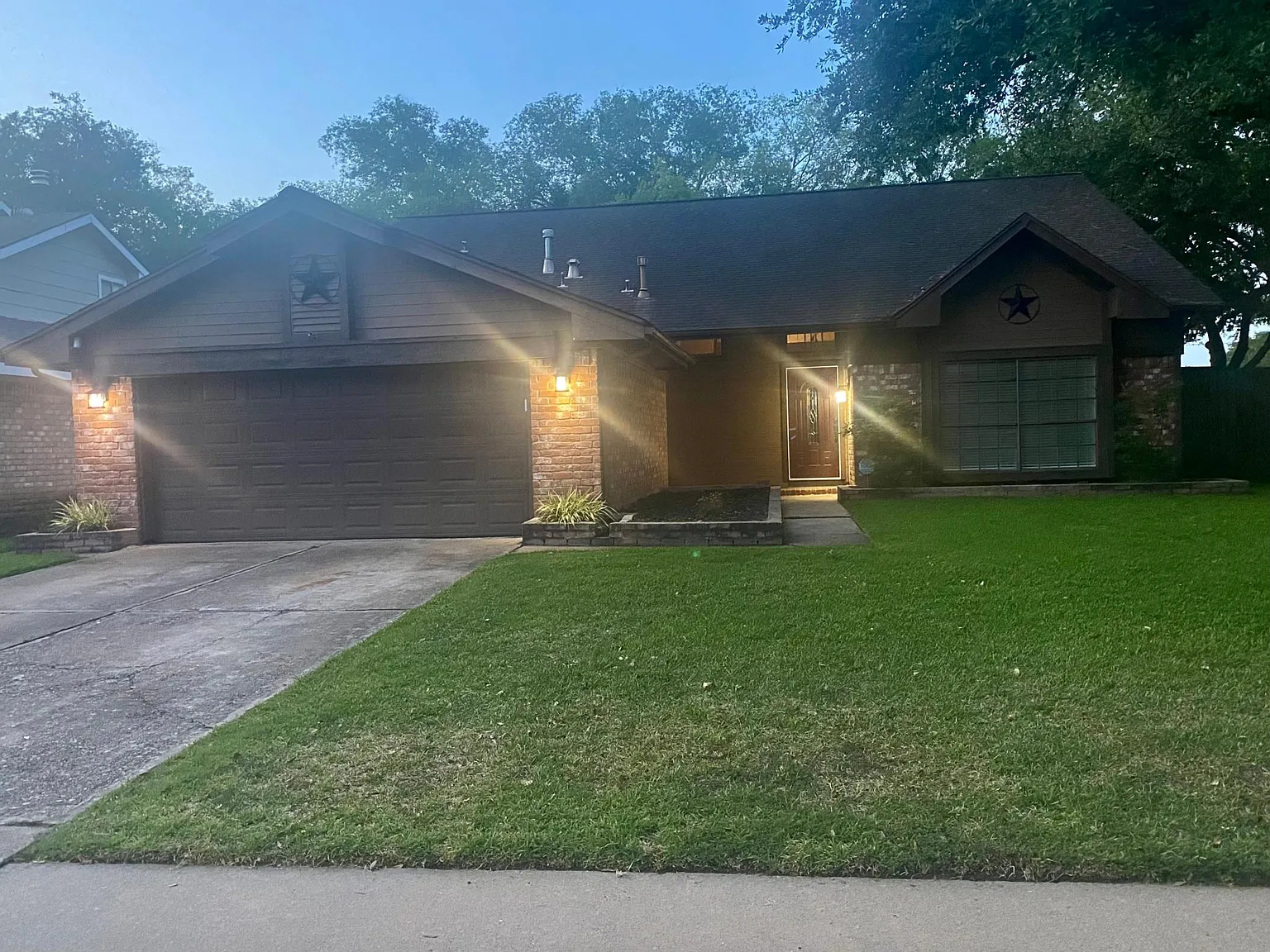 3043 The Highlands Dr — Photo 1