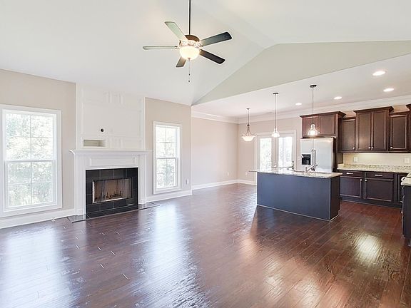 4th image of 204 Laurel Trace Cir