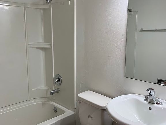 5th image of 915 7th Ave N #11268190