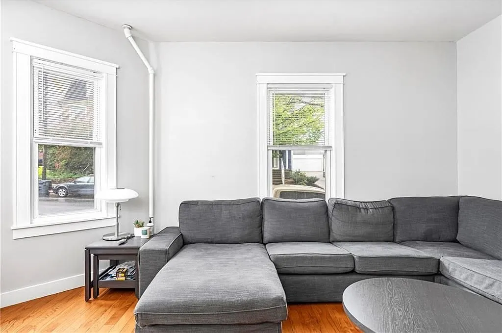 2 bed, 1.0 bath, 1000 sqft, $2,300 — Photo 4