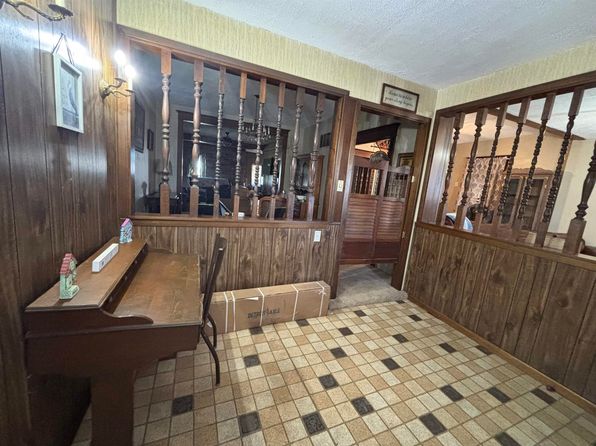 603 E 12th St, Larned, KS 67550