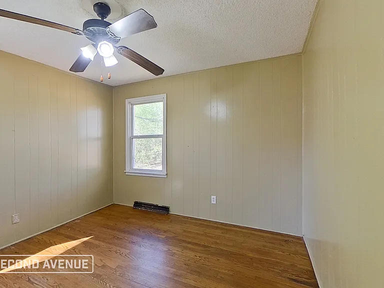 2328 3rd St NE — Photo 7