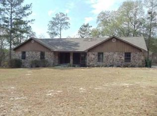 212 Graceland Cir, Ozark, AL 36360