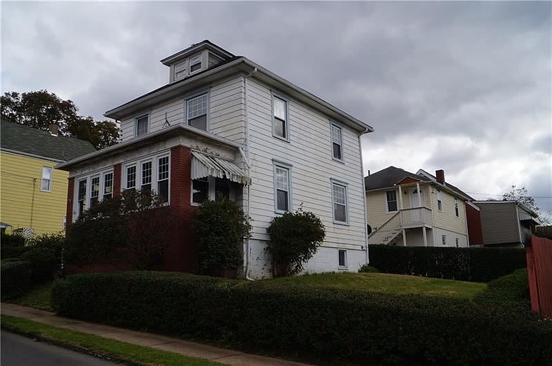 1st image of 652 Grove St
