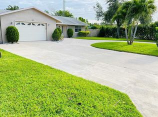 3019 Seagrape Rd, Lake Worth, FL 33462
