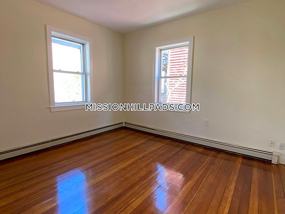 3rd image of 55 Lawn St #3