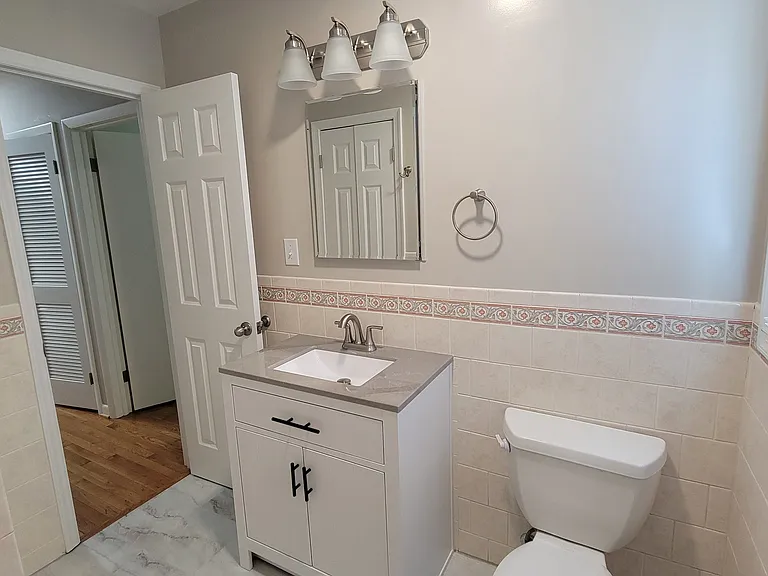3128 Woodlawn Ave — Photo 9