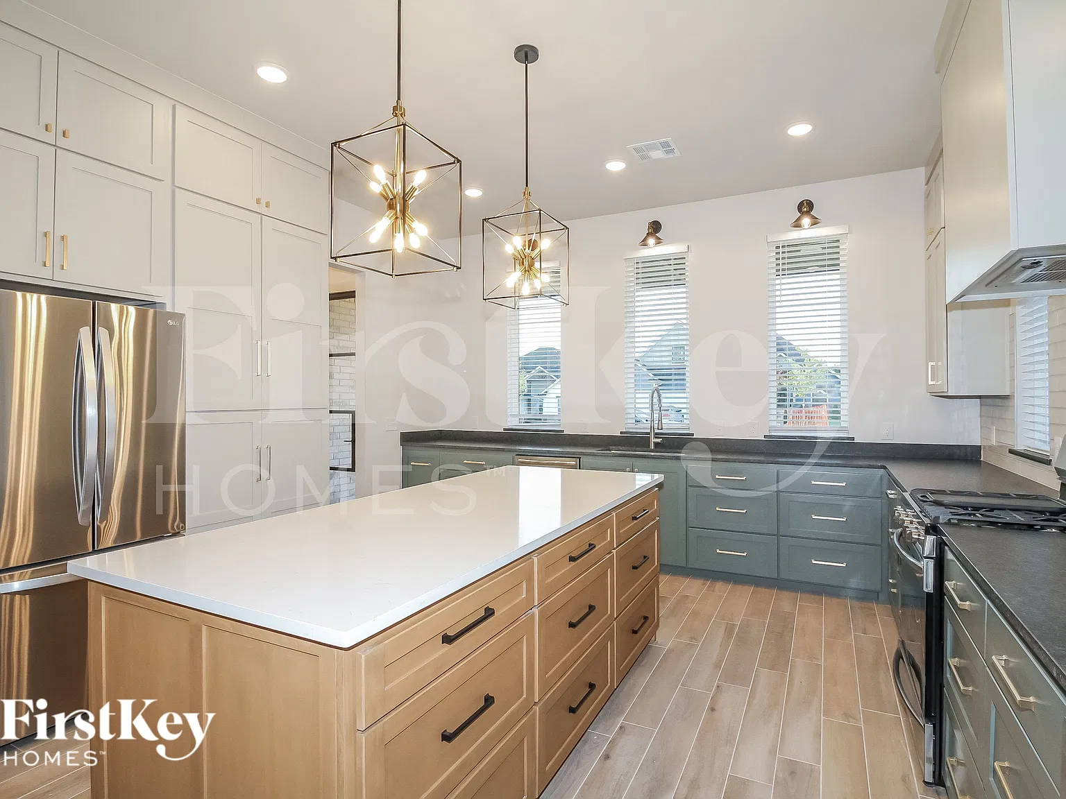 4 bed, 2.0 bath, 2105 sqft, $2,940 — Photo 4
