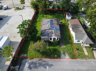 201 E 30th St, Houston, TX 77018