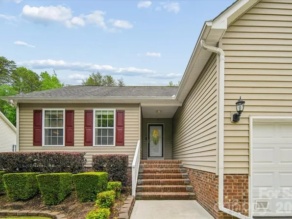 1120 Warpers Ln, Fort Mill, SC 29715