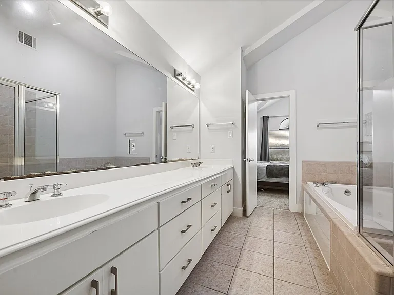 3501 Link Valley Dr #301 — Photo 12