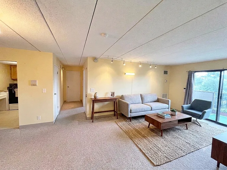 175 Quincy Shore Dr #B55 — Photo 2