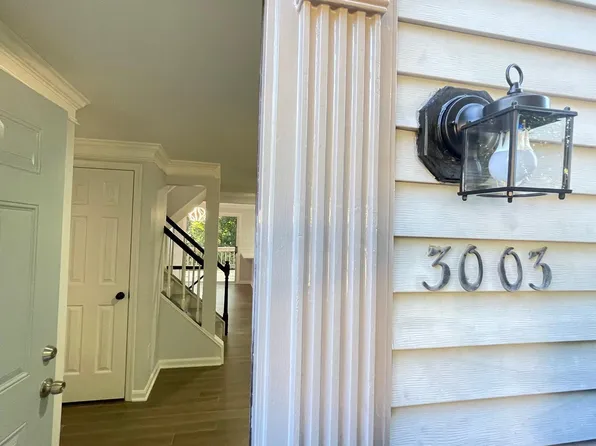 3003 Braxton Wood Ct, Fairfax, VA 22031
