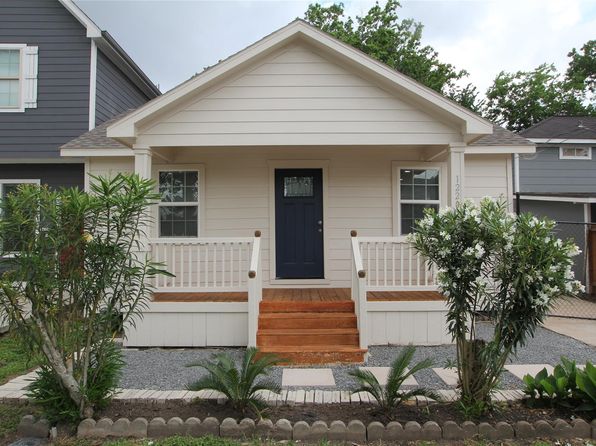 1220 Reese St