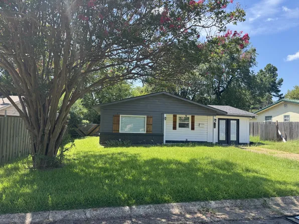 264 28th St SW, Paris, TX 75460