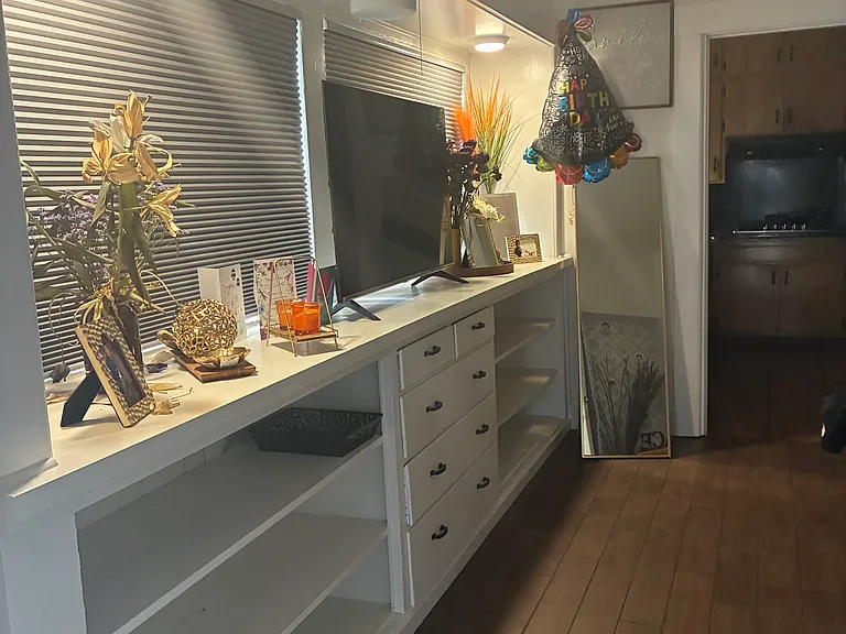 411 El Dorado St — Photo 3