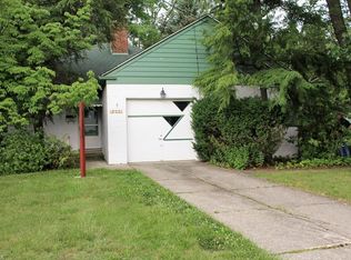 4077 Bluestone Rd, Cleveland Heights, OH 44121