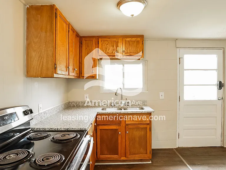 30145_007_kitchen_13664627.jpg