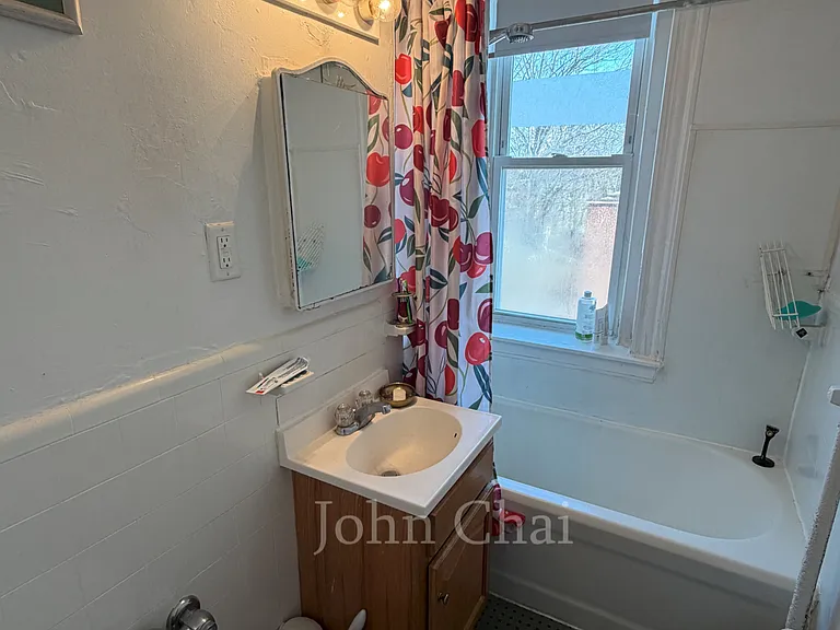 70 Chiswick Rd #15 — Photo 30