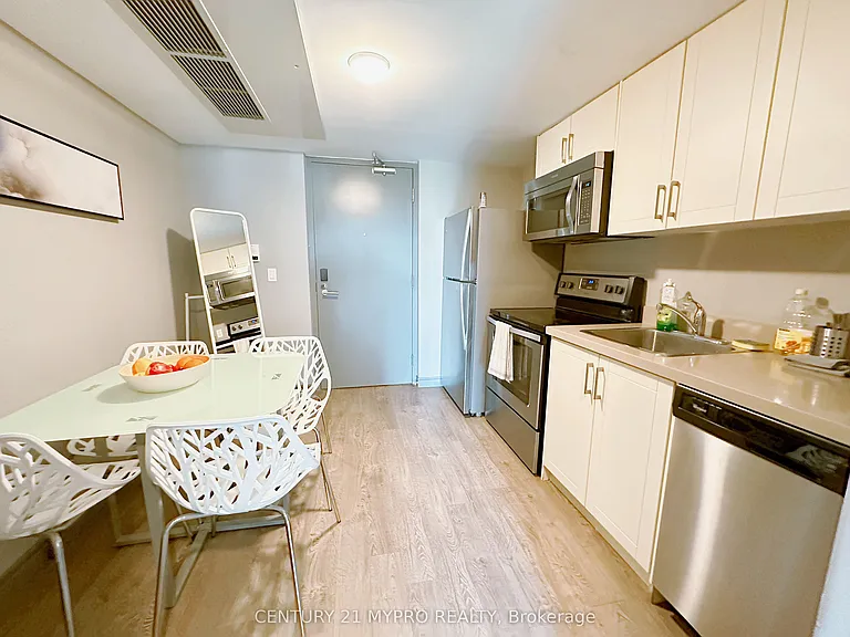 321 Spruce St #706 — Photo 4