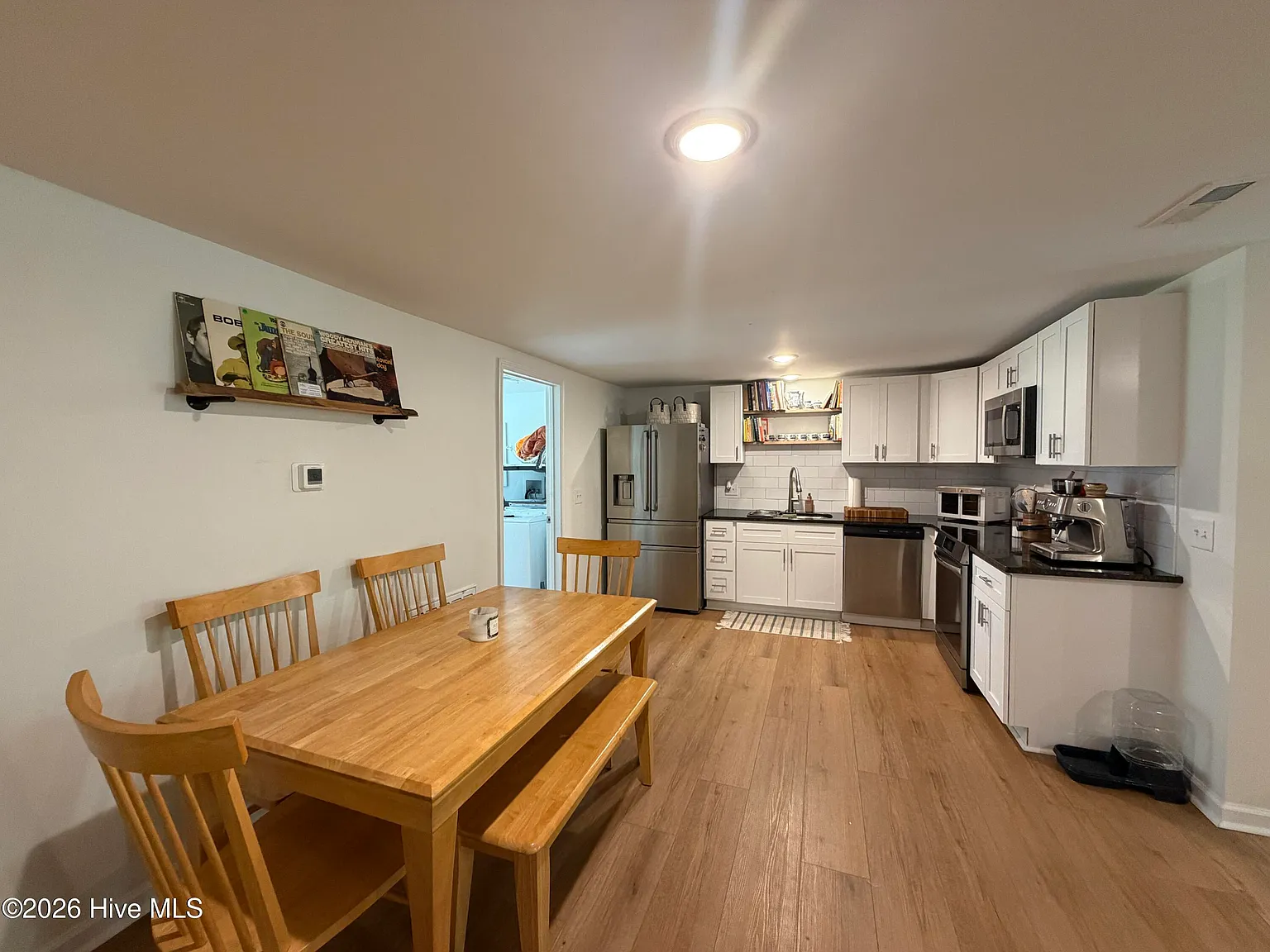 3 bed, 2.0 bath, $2,400 — Photo 3