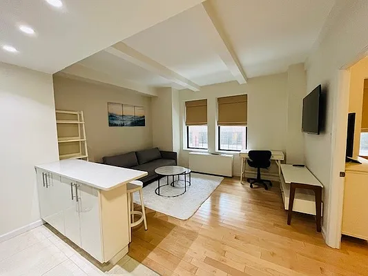 Rented by Manhattan Management Group | media 31