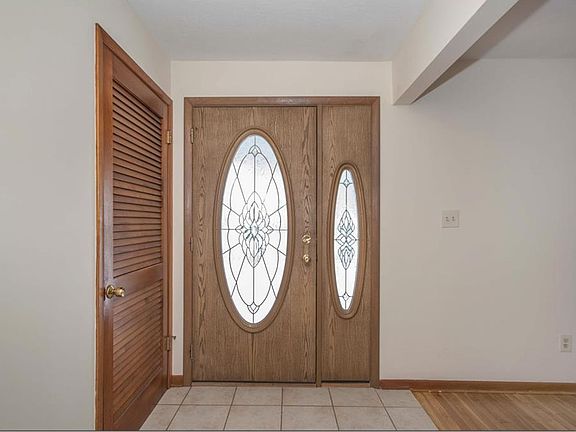3rd image of 7655 Yorktown Ln