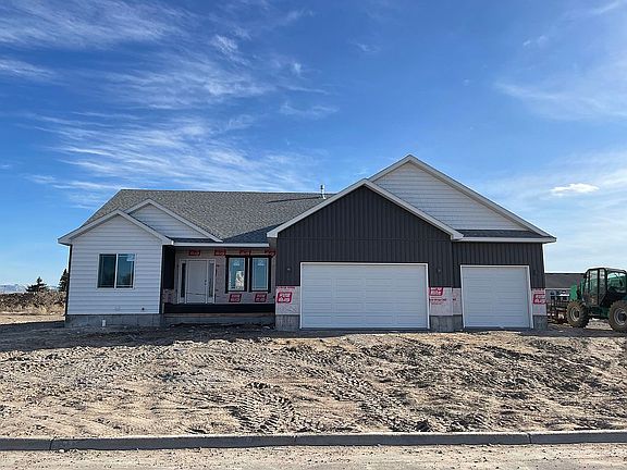 2nd image of 416 Saddlerock Ln