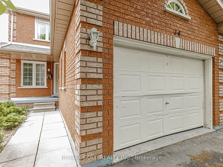 34 White Tail Cres — Photo 3