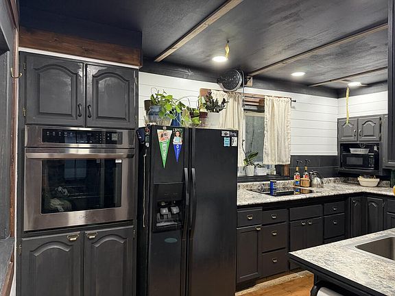 3rd image of 312 Huntington St