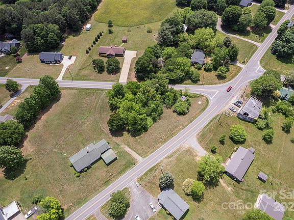 3rd image of 1558 Buffalo Shoals Rd