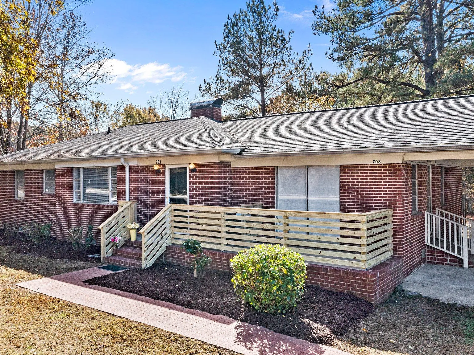 703 Lake Rd — Photo 2