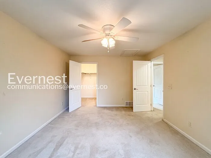 9225 Clermont Dr — Photo 17