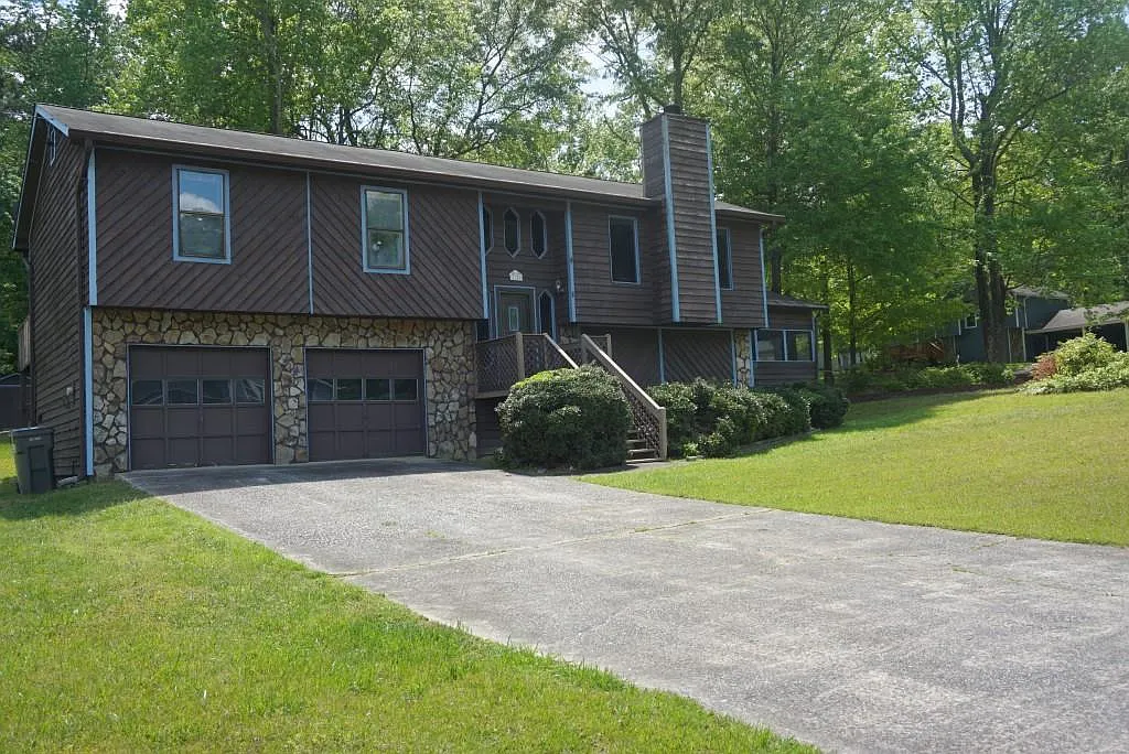 2325 Skyline Ridge Dr photo 1